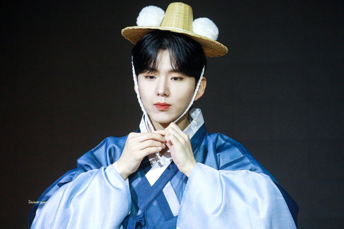 timetokh's tweet photo. 221113 사운드웨이브 팬싸

#기현 #KIHYUN #몬스타엑스 #MONSTA_X https://t.co/EWjgCnmNMD