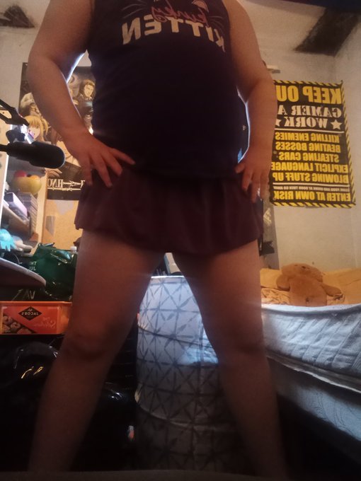 wanna see more? then check out my onlyfans  https://t.co/4O8qGKWdjA https://t.co/U57l4ghzkx