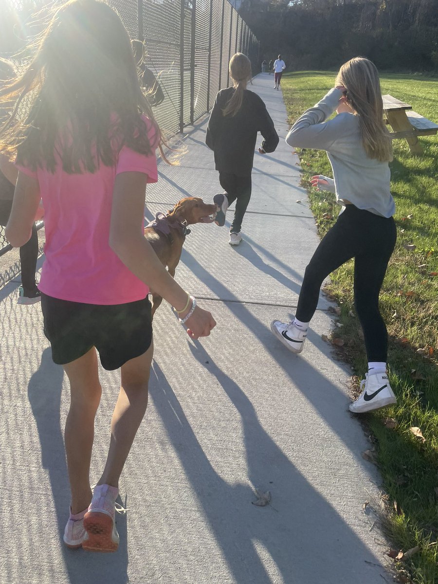 artwithms_k's tweet image. Mrs. Smith’s super sweet pup came to practice to help motivate our girls!! Shes our fastest and furriest coach, by far🐶#girlsontherun #gotr #5ktraining @west_elem