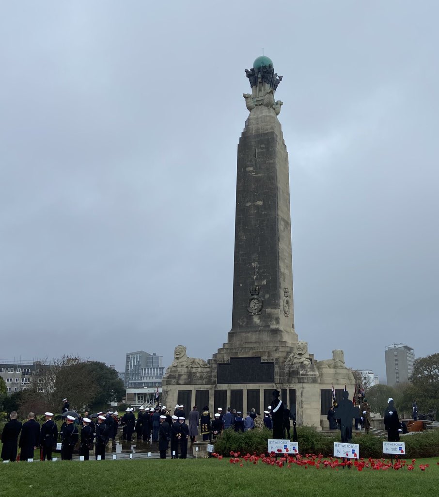 Privilege to lay a wreath at the civilian war memorial on behalf of Plymouth’s MPs on Remembrance Sunday. The rain didn’t stop the city remembering those we lost in wars, those injured and those serving today. Thanks to @FredThomasUK for the pictures.