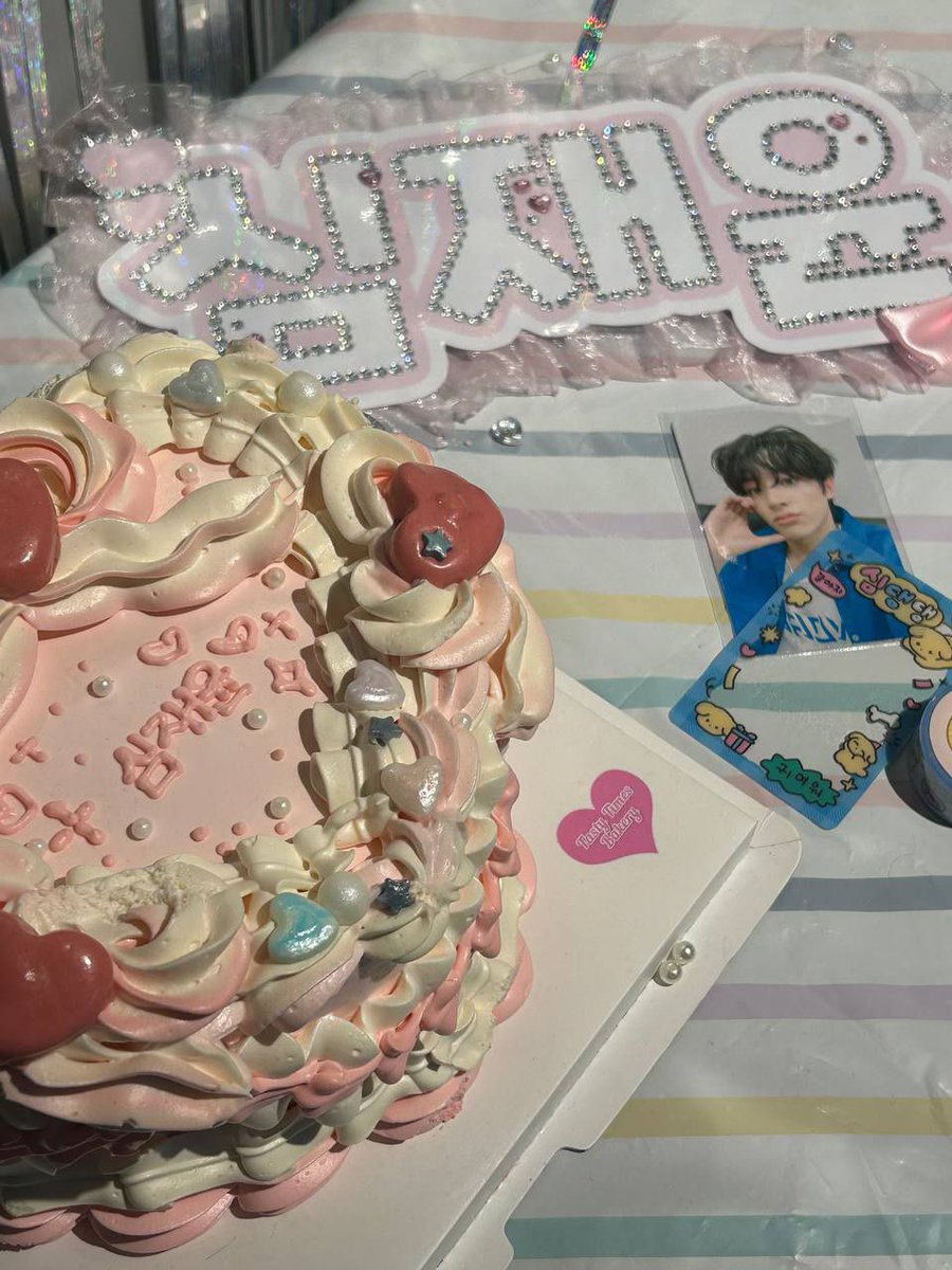 StellarAngel_J's tweet photo. 🎂💭 https://t.co/9hHNwsyiSG