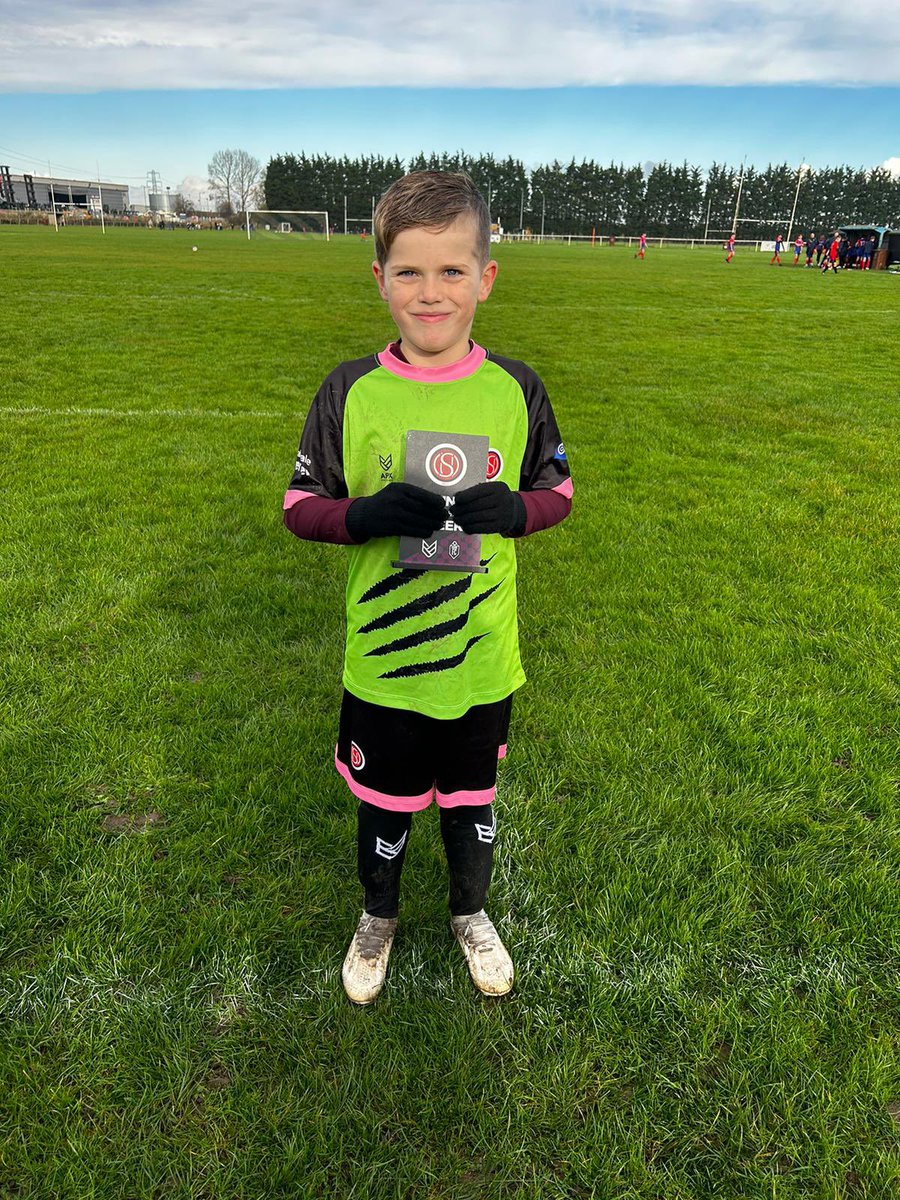 SouthcoatesUFC's tweet photo. Well done to our #traineroftheweek award winners 💪⚽️

U6 - Violet
U7 - Reuben 
U8 - Ellis

🏆 @Awards_FC_ 

1/2

#grassrootsfootball #fun #development #Hull https://t.co/0hlm8TQCPd