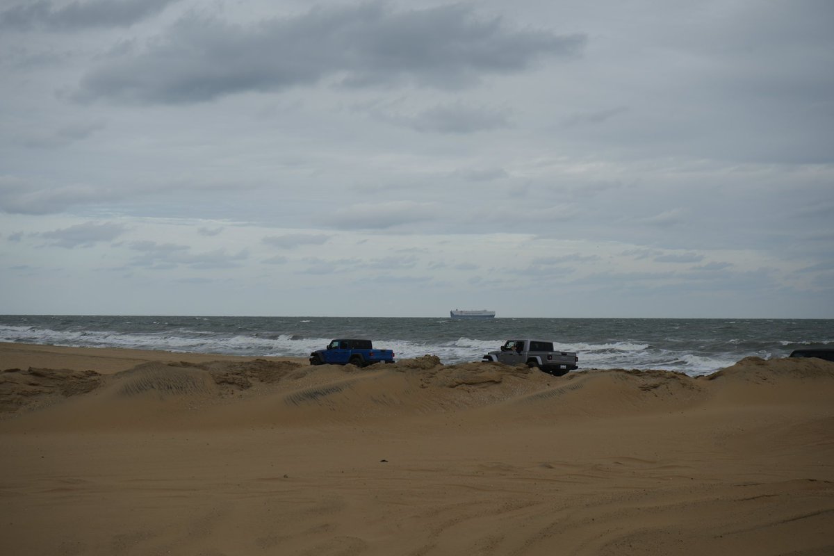 DwayneSmithAV's tweet photo. Down at VA Beach #Jeepfest https://t.co/t9aljMy1r8