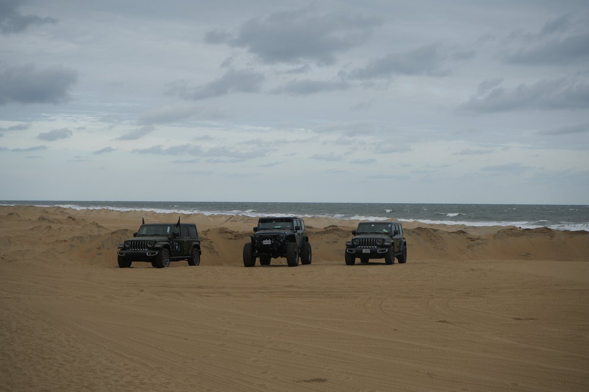 DwayneSmithAV's tweet photo. Down at VA Beach #Jeepfest https://t.co/t9aljMy1r8