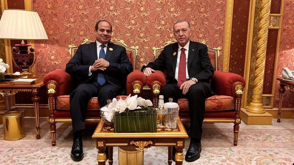 Seso1970's tweet image. #Mursi'nin katili
#sisi
İle beraber..