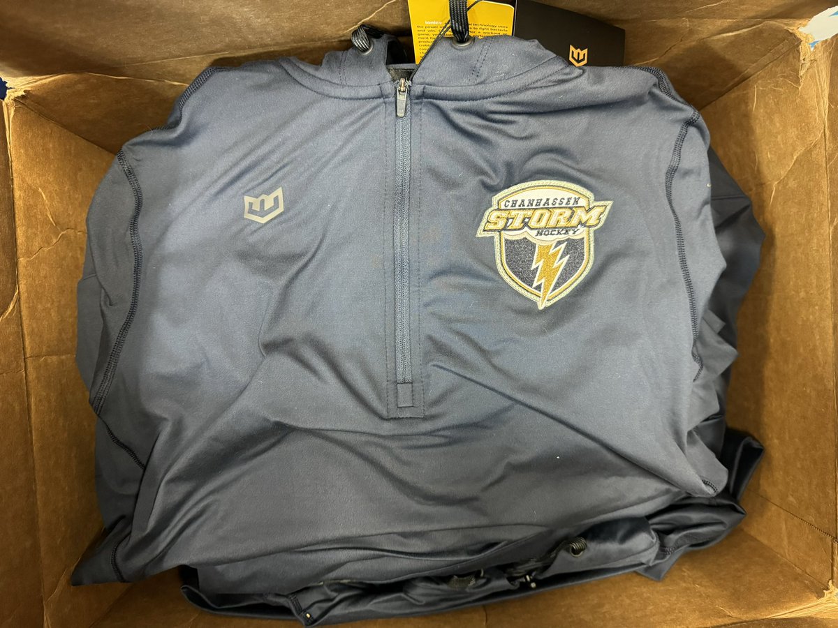 Some sweet looking Warroad Hockey Butter Hoodies heading out today!

#custompatches