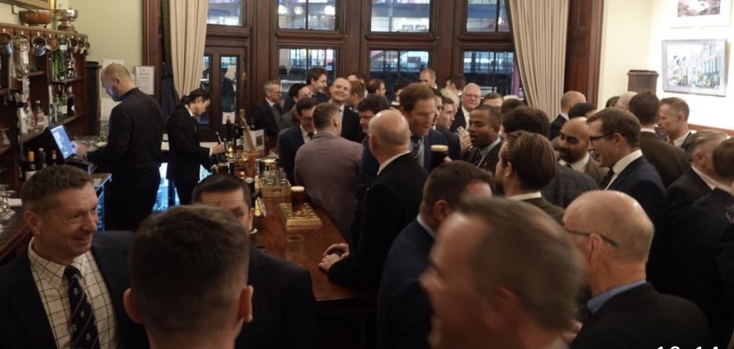 CardiffMedsRFC's tweet photo. Meds OBโs out in force at the County club, to thank Dr Alan Rees for his marvellous support of The Meds . #vpdinner #onceamedalwaysamed ๐๐ท https://t.co/GAQqtTsApJ