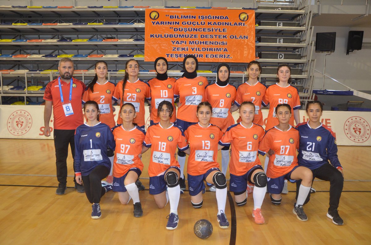 Güneşin Çocukları Spor Kulübü (@gunesincocuklri) on Twitter photo Sezon sonuna kadar elimizden gelenin en iyisi yapacağız
GÜNEŞİN ÇOCUKLARI SK.: 30
Gaziantep Hentbol SK.: 21
<a href="/hasansildak/">Hasan ŞILDAK</a> <a href="/miaserapcetin/">Serap ÖZMEN ÇETİN</a>
<a href="/Eren_GSB/">Halil Eren</a> <a href="/zekiyildirimins/">Zeki Yıldırım Mühendislik</a> <a href="/mehmetyetim63/">Mehmet Yetim</a> <a href="/rhaajans/">RHA AJANS</a> <a href="/urfapusula/">Urfa Pusula</a> <a href="/urfastar/">URFASTAR #urfahepimizin</a> <a href="/urfagaste/">Urfa Gaste</a> <a href="/omer_dodanli/">Ömer DODANLI</a> <a href="/Mustafapayik/">Mustafa Payık</a> <a href="/sevket_saruhan/">Şevket Saruhan HAMAVİOĞLU🇹🇷🇦🇿</a> Sezon sonuna kadar elimizden gelenin en iyisi yapacağız
GÜNEŞİN ÇOCUKLARI SK.: 30
Gaziantep Hentbol SK.: 21
<a href="/hasansildak/">Hasan ŞILDAK</a> <a href="/miaserapcetin/">Serap ÖZMEN ÇETİN</a>
<a href="/Eren_GSB/">Halil Eren</a> <a href="/zekiyildirimins/">Zeki Yıldırım Mühendislik</a> <a href="/mehmetyetim63/">Mehmet Yetim</a> <a href="/rhaajans/">RHA AJANS</a> <a href="/urfapusula/">Urfa Pusula</a> <a href="/urfastar/">URFASTAR #urfahepimizin</a> <a href="/urfagaste/">Urfa Gaste</a> <a href="/omer_dodanli/">Ömer DODANLI</a> <a href="/Mustafapayik/">Mustafa Payık</a> <a href="/sevket_saruhan/">Şevket Saruhan HAMAVİOĞLU🇹🇷🇦🇿</a>