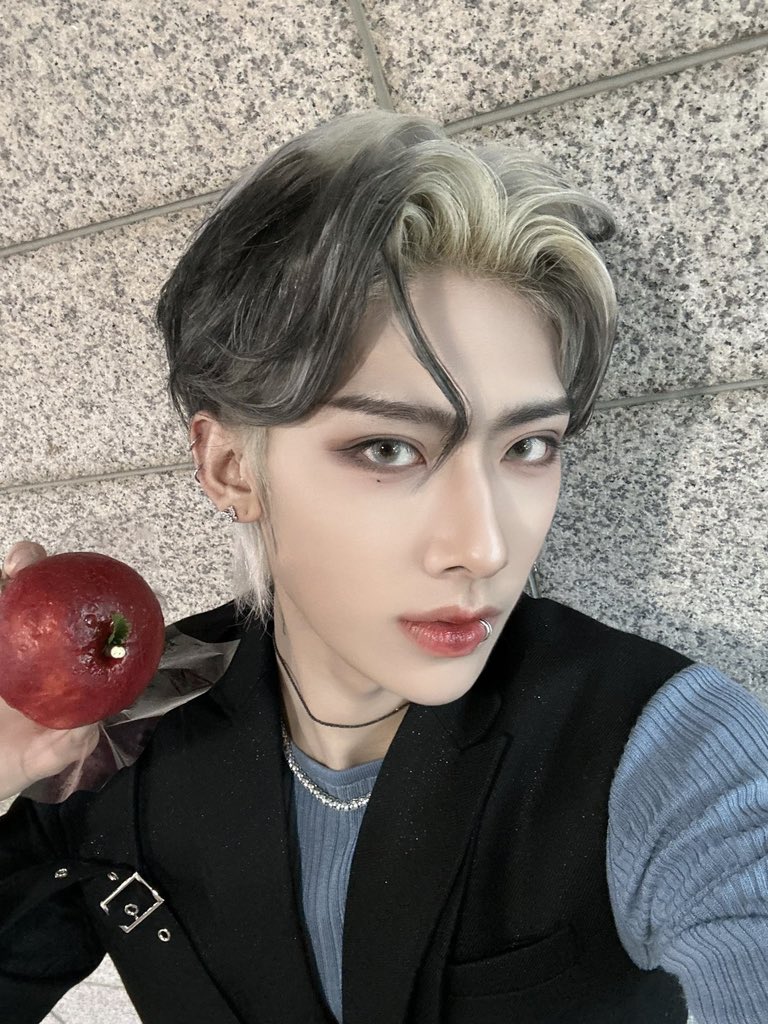 haeshion's tweet photo. gonna tell my children this was snow white https://t.co/09QxS7Fd5o