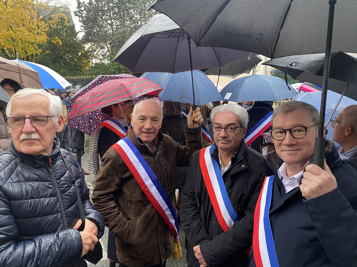 Pour la République et les valeurs qu’elle incarne, contre l’antisémitisme et à l’appel des élus, de l’<a href="/AMF_53/">AMF 53</a>, en présence de <a href="/Prefet53/">Préfète de la Mayenne</a> et de nombreux citoyens… la mobilisation !