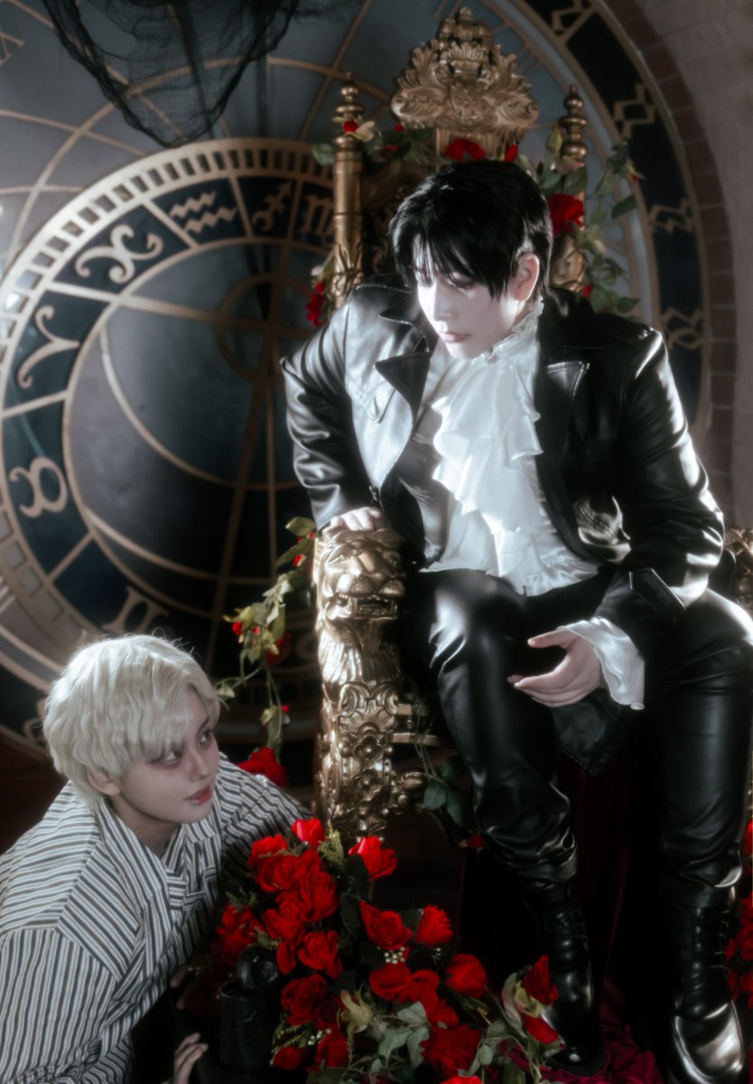 𝐌𝐮𝐬𝐢𝐜𝐚𝐥 𝐃𝐫𝐚𝐜𝐮𝐥𝐚

처음 내 귓가에 속삭여왔던
조용한 그분의 음성
새벽을 깨우며 날 불러 세워
부르심에 순종했네

드라큘라 <a href="/ONEMOERTIME_cos/">이치</a>
렌필드 <a href="/NYUL_COS/">뉼</a>
📸 @ahdrld