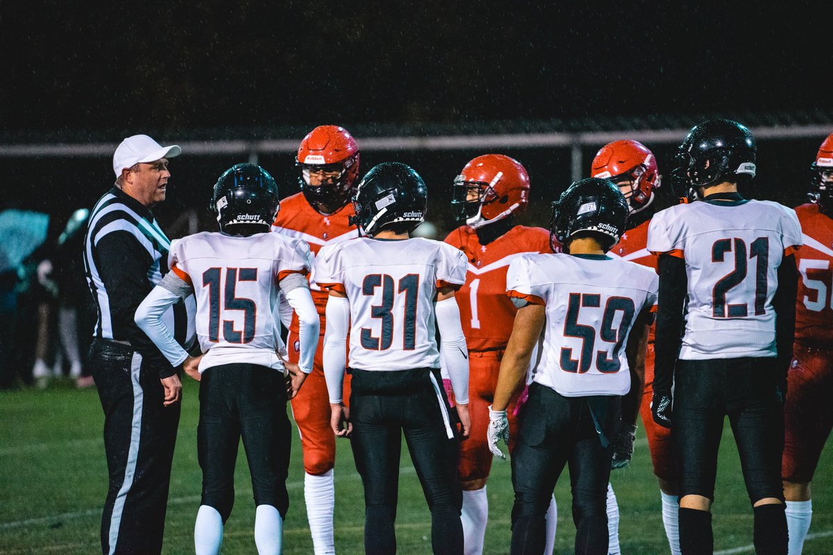 HyackFootball's tweet photo. The loss will sting for a while, but we are proud of the battle and work the Varsity team put in all year.

A huge thank you to the Senior class for all of your efforts in leading this team through the end of the season #GoHyacks 

@bchsfb @bcschoolsports @NWSSAthletics https://t.co/SmZhIwWljk