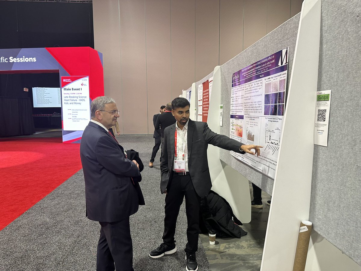 Novel beneficial mechanism of GDMT showing inhibition of EndoMT presented by @MuthuKPhD at #AHA2023 . Thx to @atrajarajan for collaborating and Thank you to @WilliamZoghbi for taking time to discuss the poster and support our post docs.