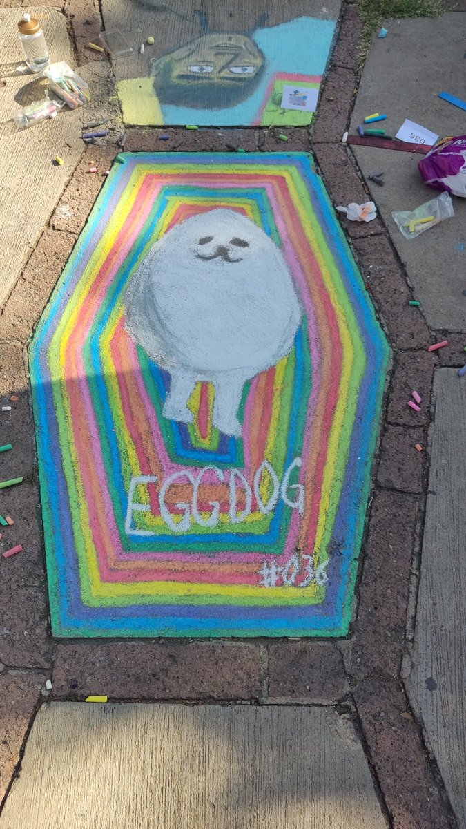 BrambilaMunoz's tweet image. @zamsire Hi. In my town, there's a tradition that is called "el día del gis", where the people uses chalk to draw in the floor of the main square. Me and my friends made this Masterpiece...
@Axod18 
@MaxVictorRoZz 
@BrambilaMunoz