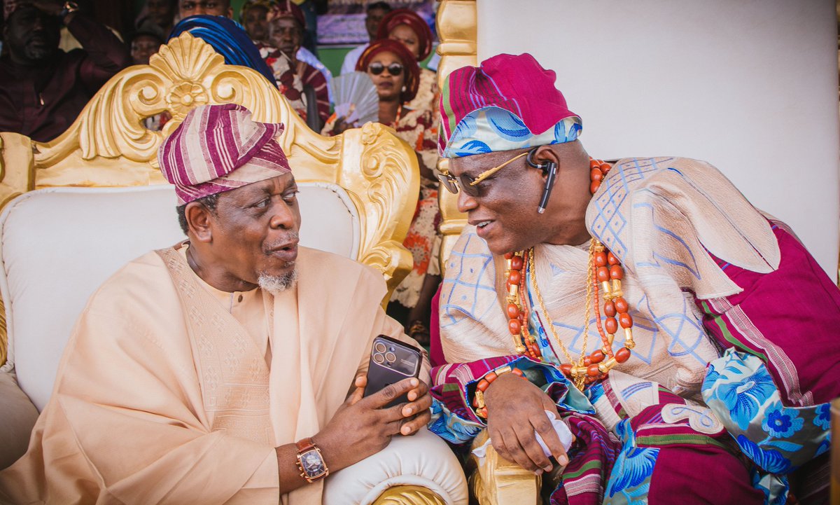 WaleAkinterinwa's tweet photo. I had the great honour and pleasure to celebrate the "Odigbo Day" with the Orunja Of Odigbo Kingdom, HRM. Oba (Dr) Rufus Olugboyega Akinrinmade Adebusoye I, other distinguished personalities and all sons &amp; daughters of Odigbo Kingdom, held at Odigbo Township Stadium, yesterday. https://t.co/JOxbQq061M