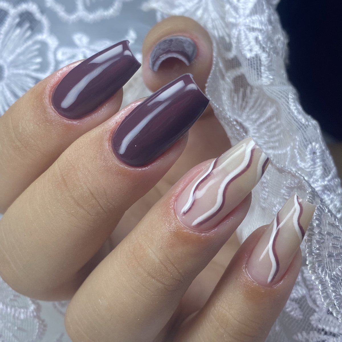 Colocação de fibra 🤍 

#colocação #fibradevidro #fibra #fibranails #gelnails #gel #acabamentos #lixamentotecnico #regiaodoslagos #riodejaneiro #riosdasostras 
#alongamento #alongamentodeunhas #nails #nailart #unhaslindas #unhabrasil