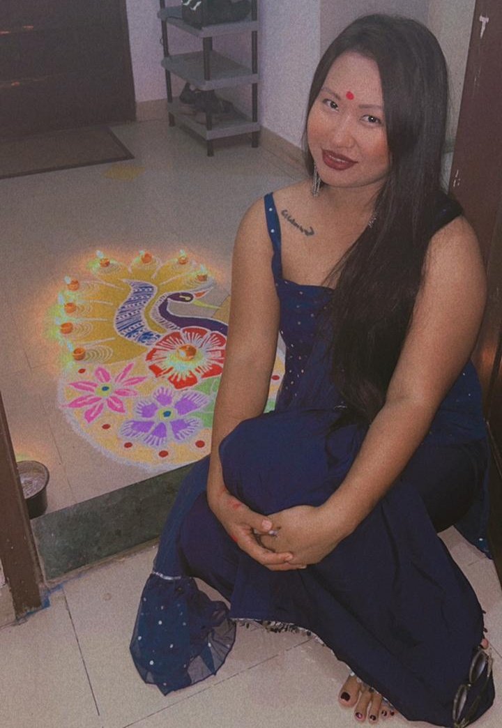 divya_aale's tweet photo. आप सभी को दिवाली की हार्दिक शुभकामनाएँ  🎆🎇🪔

#prowrestler #divyaaale 
#Diwali2023 #Indian https://t.co/hKhPN2wmmO