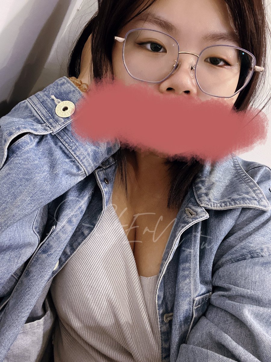 想睡覺時就會露出這樣的表情

有人形容過，很像看垃圾的眼神 https://t.co/eP3gEFVJQd