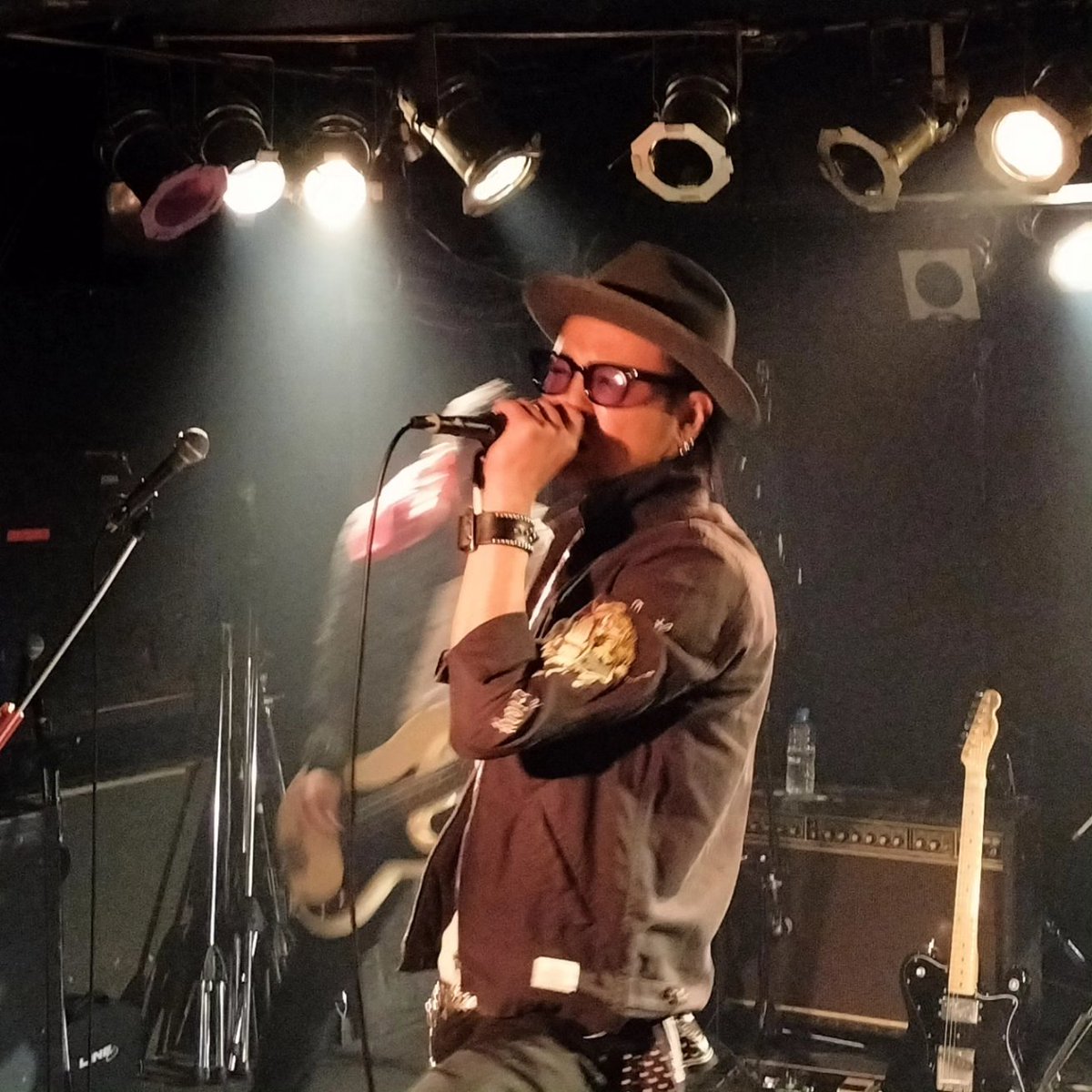 z_piratesrocks3's tweet photo. The CALLINGS
#GODSAVETHEPUNKSvol10
#TheCALLINGS
#ヴェンチレーターズ
#THECLARENCE
#EMPTYNOTION
#国分寺MORGANA
#DJz
#11月11日
八 https://t.co/H4CvJU4hZP