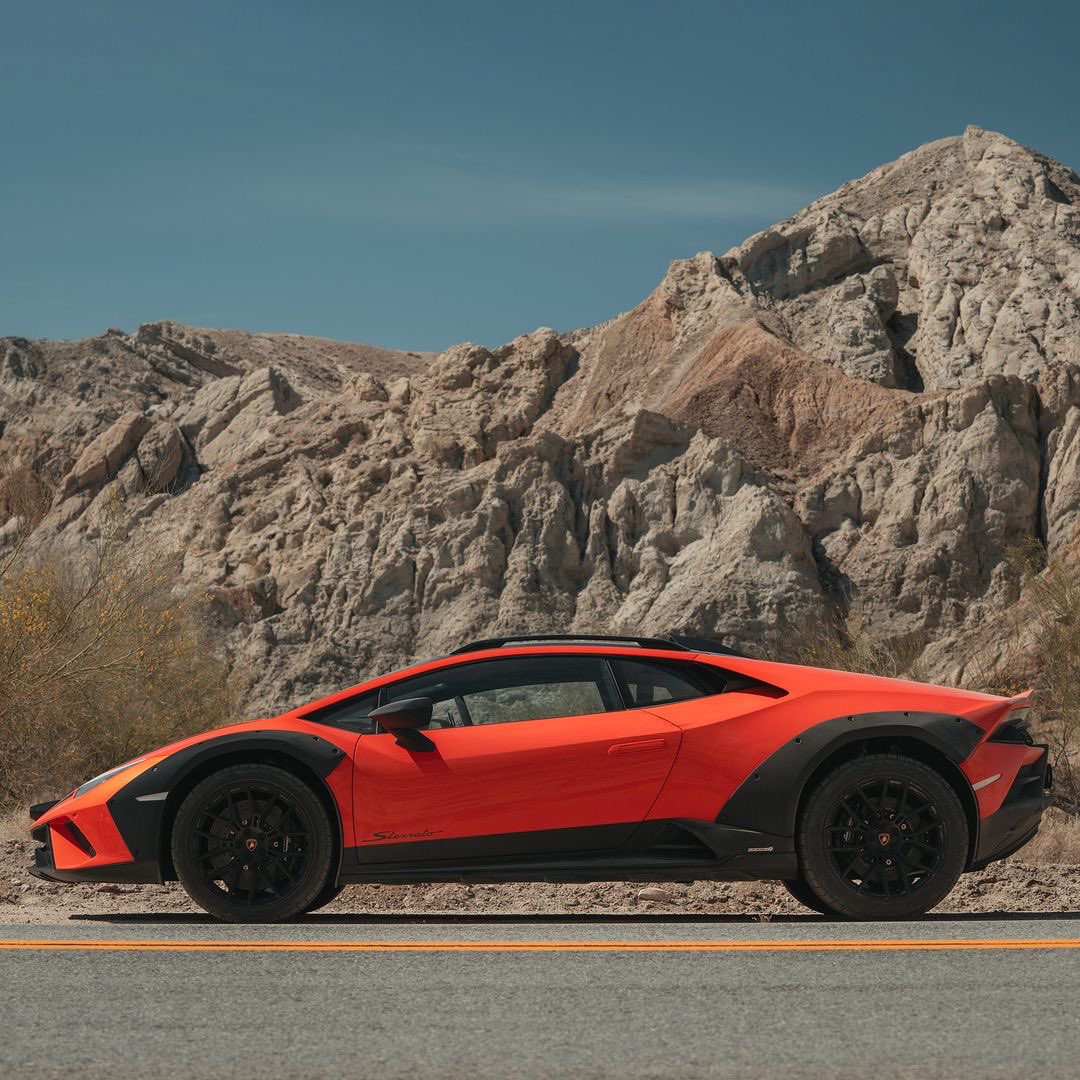 LamborghiniUAE1's tweet photo. Many roads lead to adventures. Take them all, with Huracán Sterrato.

For more information, call or WhatsApp us at 800 ULTIMATE.

​#Lamborghini #HuracanSterrato #BeyondTheConcrete

#LamborghiniUAE #UltimateMotors #LamborghiniAbuDhabi #LamborghiniDubai #AbuDhabi #Dubai #UAE https://t.co/h22YLKTDKn