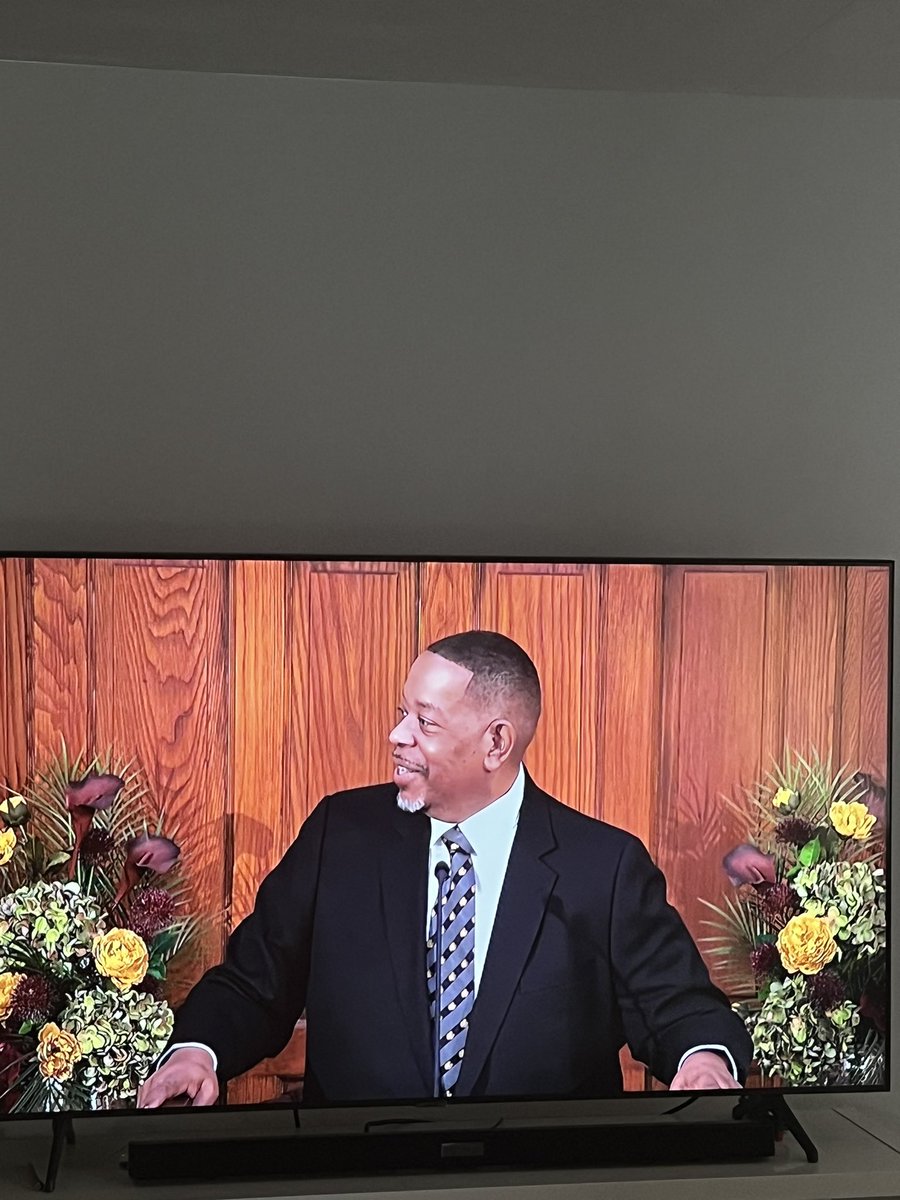 _iAMLeah_'s tweet photo. It doesn’t matter how old I get, I always smile when I see him pop up on a livestream. My favorite preacher. ❤️🫶🏾@Pastorvokirk https://t.co/CdbJYnQMxX