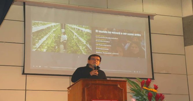 bravomari35's tweet photo. 🤩Hoy 12 de noviembre ¡Feliz #DíaDeLaEducaciónPrimaria!💪 
👉Los buenos  maestros  aprenden con sus estudiantes 
👉Los buenos  líderes escolares (directivos) aprenden con sus maestros 
👉Los  buenos sistemas educativos aprenden con sus escuelas.
Michael Fullan https://t.co/ibbdmIPEEG