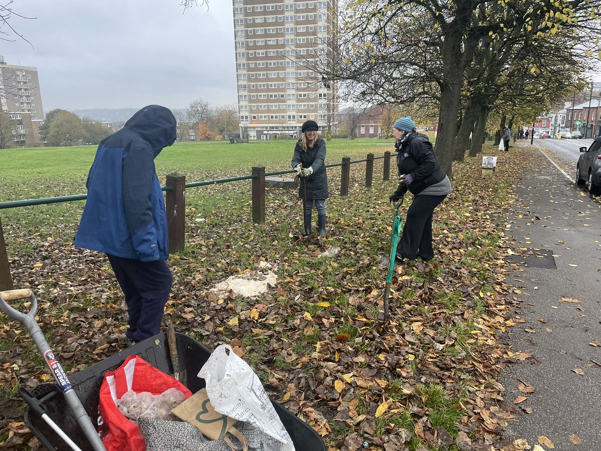I had the privilege of getting out in Armley planting bulbs with the amazing and friendly #ArmleyComminRightsTrust to plant bulbs for the #CorridorOfColour. Armley has amazing people doing amazing thinks for their community #lovewhereyoulive