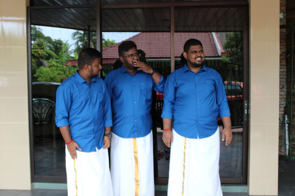 dneshrajendran's tweet photo. Happy Deepavali folks!🎇🪔
Don't ask me the context of this pic. 😂 https://t.co/Cj7Pv1sfQ1