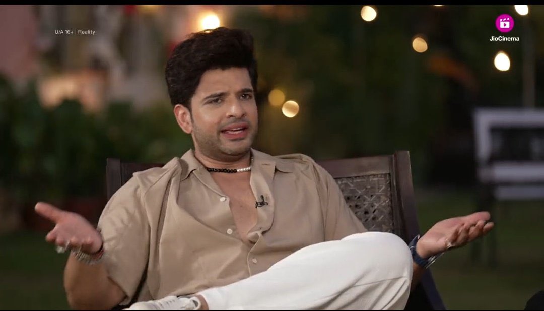 Uff our tempting host of #TemptationIslandIndia is soo aging 🔥❤️🥵 <a href="/kkundrra/">Karan Kundrra</a> . I can watch him speaking for 24/7 with such cute 36000 expressions 😍😍

#TejRan #TejRanFam #KaranKundrra