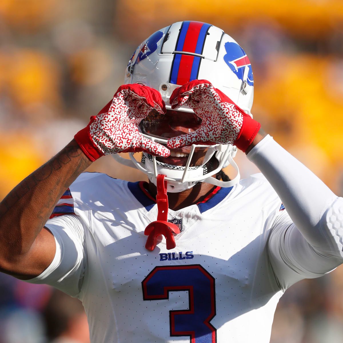 MLFootball's tweet photo. 🚨ODDS🚨#Bills defensive back Damar Hamlin remains the large favorite to win #NFL Comeback Player of the Year. 

Hamlin has yet to record a single stat this season. 

(Via @betonline_ag) https://t.co/ILZ6A896jC