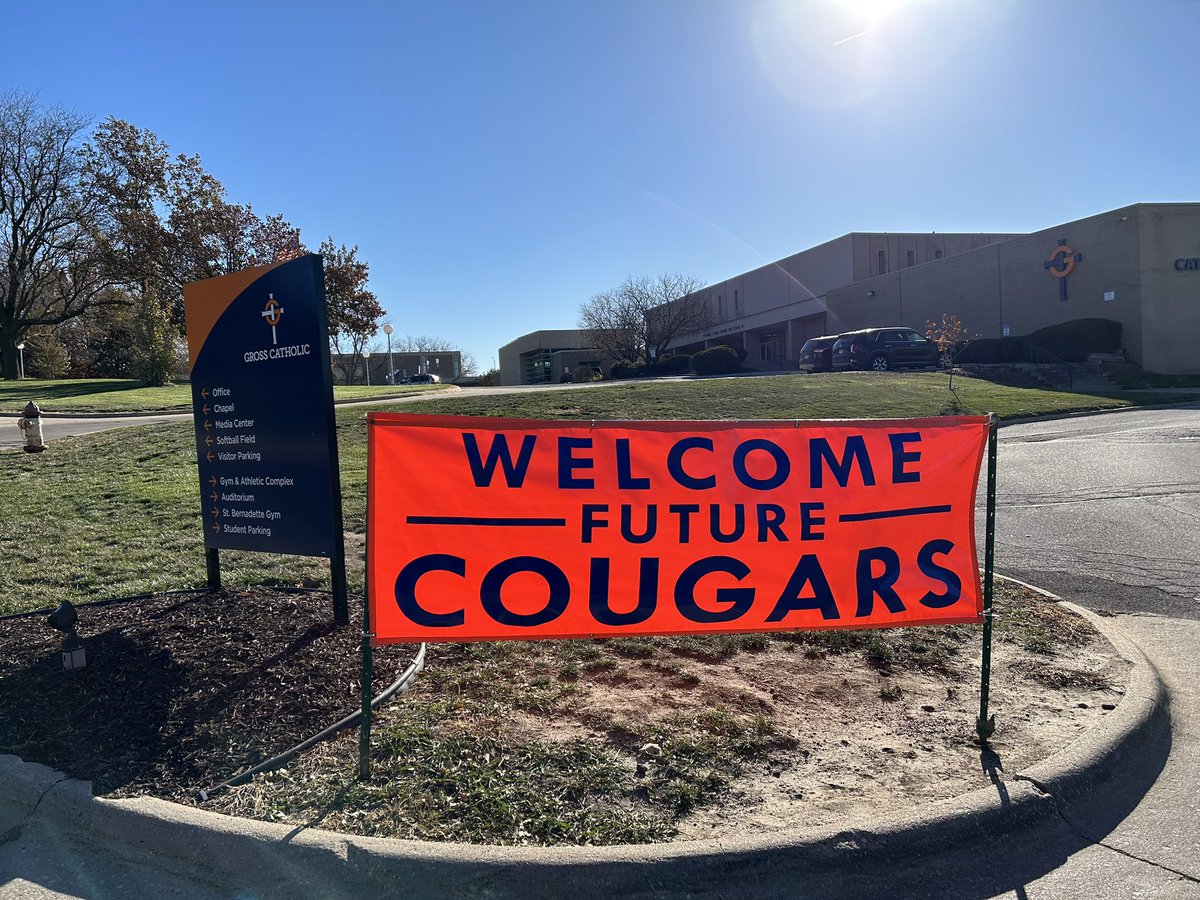 GCPrinEubanks's tweet photo. Open House today at Gross Catholic from 11am - 2pm. Come check out the phenomenal Academic, Faith Formation, and Extra-Curricular opportunities that await you at Gross Catholic. Dux Esto! 🧡💙🧡💙🧡💙🧡💙 https://t.co/4kvpQWhPXB