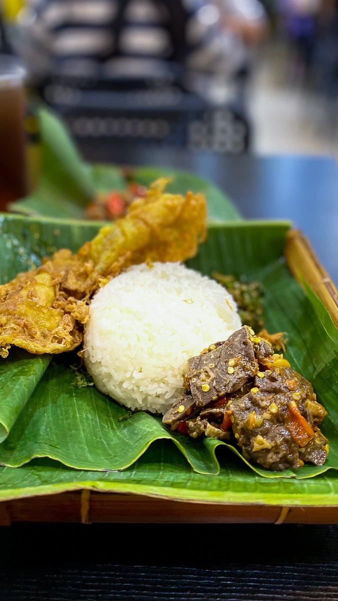 adnptr__'s tweet image. Ok untung enak, tapi bukan yang “wow” untuk diperjuangkan antri lebih dari sejam, jadi kalo pengen banget gue akan balik lagi when udah ga ngantri aja xixi