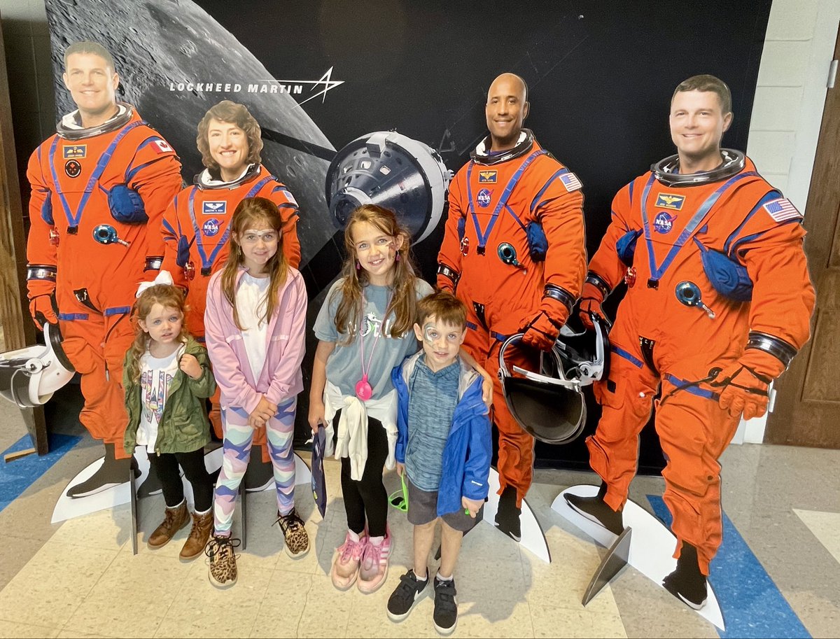 spacecitychick's tweet image. Everyone loves @NASA astronauts! 
Big kids and little kids at the  @NASAStennis in the Bay event enjoyed posing with life-sized images of the crew who will fly @NASA_Orion around the #Moon and back on the #Artemis II mission. #LMSpace