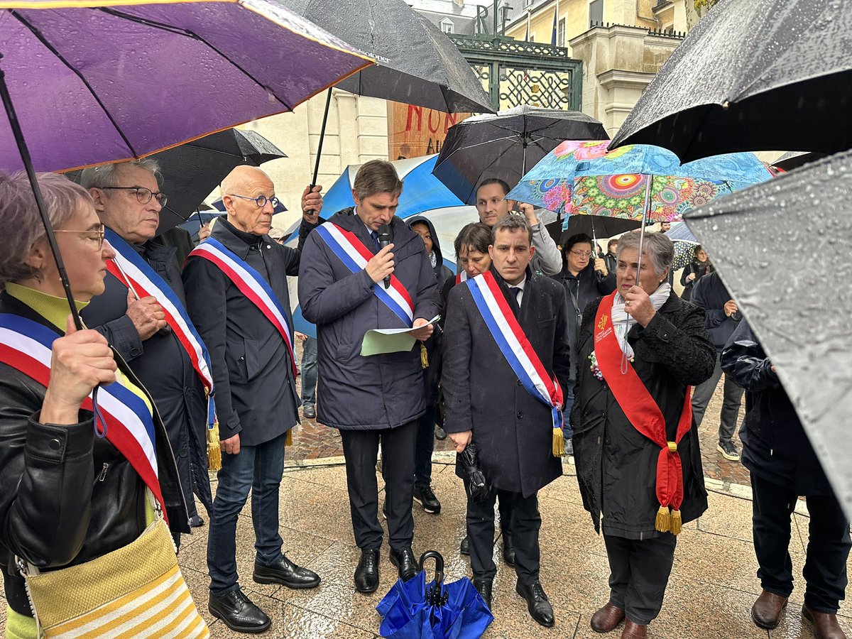 AMF_46's tweet image. Quand les croix gammées souillent nos murs, quand nos concitoyens sont attaqués, cette mobilisation à Paris, à #Cahors et dans toutes les préfectures de France témoigne de notre attachement collectif à la République et à la cohésion nationale. 
#AMF46 @l_amf #StopAntisémitisme