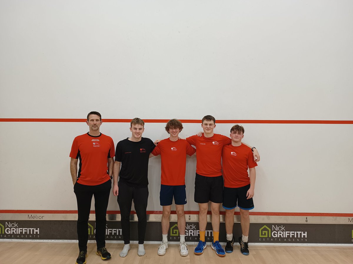 Great effort U19's B. Two  3-0 wins and a loss. Great spirit all day. Onwards.... @GtSquash <a href="/sqwales/">🏴󠁧󠁢󠁷󠁬󠁳󠁿 SQUASH WALES</a>