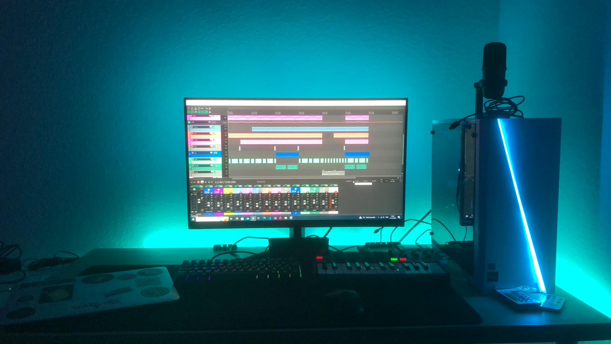 First step to get creative: get some mood lighting 🤣💪🔥 #synthfam