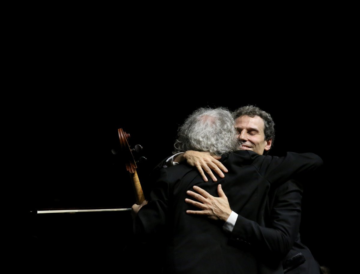 David Greilsammer (@greilsammer) on Twitter photo Exactly 10 years after his first concert with @genevacamerata, our dear <a href="/StevenIsserlis/">Steven Isserlis</a> was back for a sublime, poetic, and fascinating performance of Schumann’s Cello Concerto ❤️❤️ Thank you Steven, simply unforgettable!
Photos: Yannick Perrin Exactly 10 years after his first concert with @genevacamerata, our dear <a href="/StevenIsserlis/">Steven Isserlis</a> was back for a sublime, poetic, and fascinating performance of Schumann’s Cello Concerto ❤️❤️ Thank you Steven, simply unforgettable!
Photos: Yannick Perrin