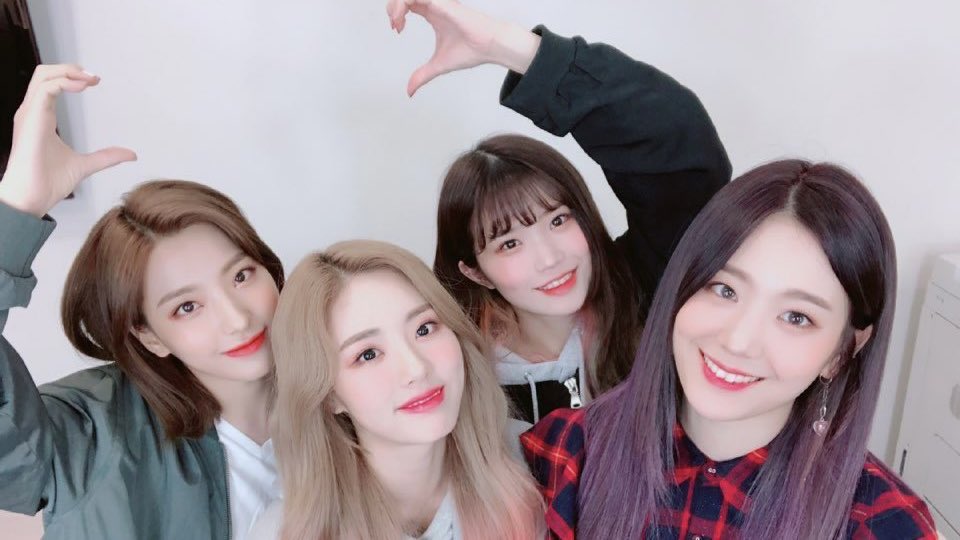 Se reporta baby uvita 🍇 desde el #Clαssч𓈒࣪ꪆᰍ·debut con tres monitas más pegadas porque no pude gatekeepear bien y también quedaron encantadas (pero no más que yo) so when #Clɑss𓈒࣪𖥔࣪is·oveɾ nos van a escuchar todas demenciadas. 

#𝑙u𝑛ie’s 𝚍re𝕒m ☁️✧