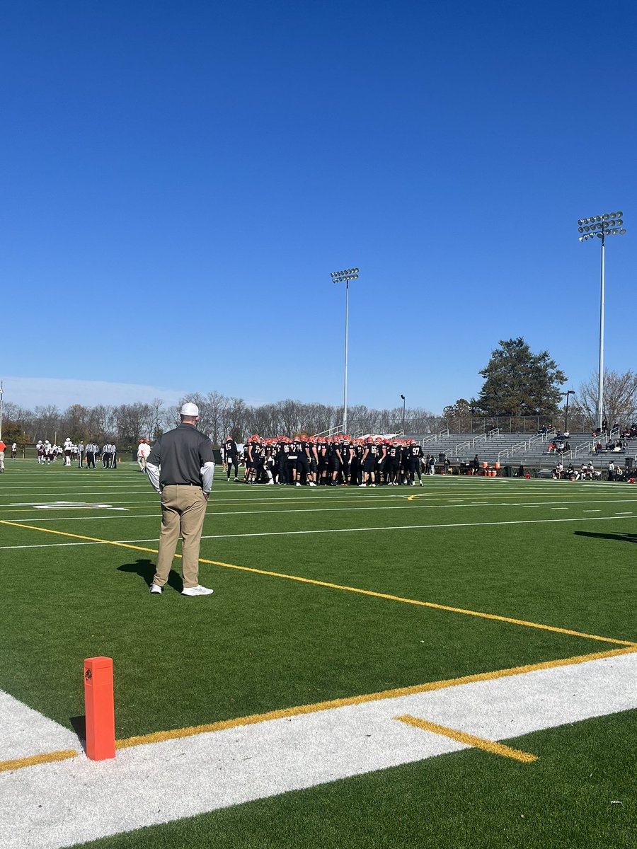 DallasJackson_8's tweet photo. Great experience at @Gtown_Football yesterday. Very fun environment. Thank you @CoachThrower2 for having me out for the big win!!! https://t.co/pbVvwAzHhK