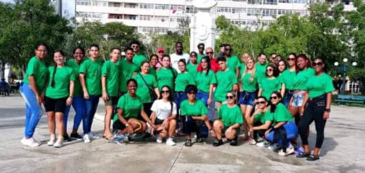 😎Este tren artístico ya comienza a andar 😍
🚌Camino  a la ciudad de #Matanzas las delegaciones que participarán en la XXV edición del Festival Nacional de Artistas Aficionados de la <a href="/FeuCuba/">FEU de Cuba</a> 💃🕺📽️🎨🎭 

#UnidosXCuba