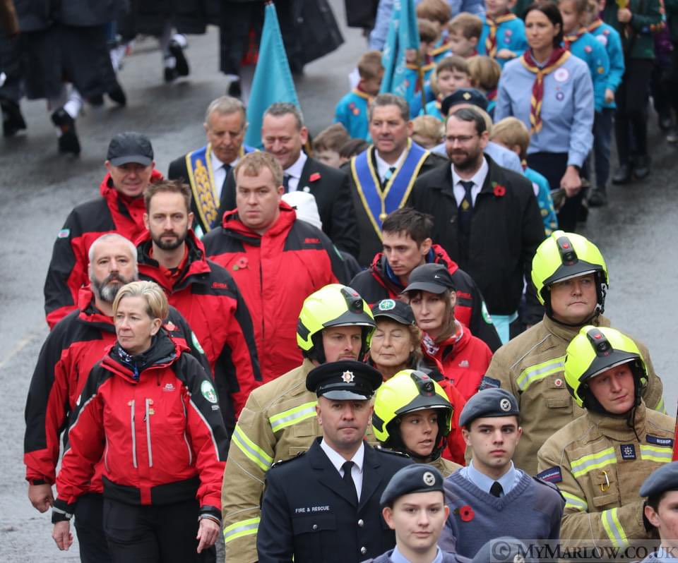 Members of <a href="/BourneEnd7943/">BourneEnd7943</a> and <a href="/BucksCCL9945/">BucksClassicCarLodge</a> joined thousands in #Marlow for the #Remembrance day parade paying homage to the fallen