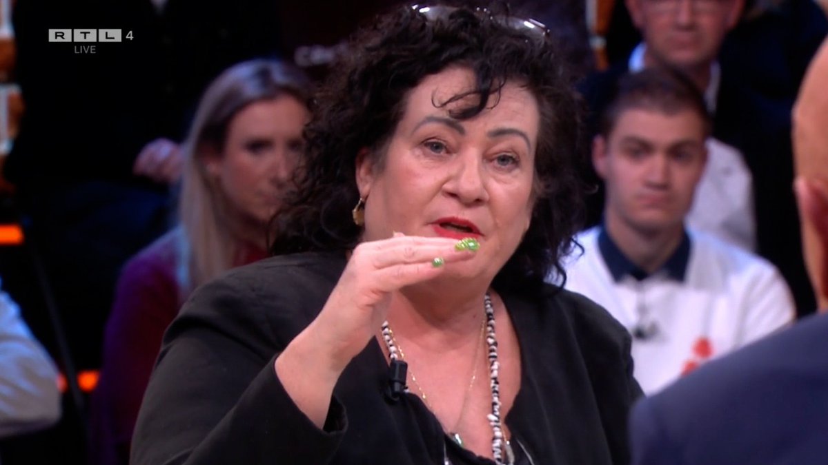 De administratieve regeldruk in de #zorg moet omlaag! "Als die mensen boekhouder hadden willen worden, dan waren ze boekhouder geworden, maar ze willen in de zorg werken en ze willen voor mensen zorgen."- <a href="/lientje1967/">Caroline van der Plas</a> over de zorg in het #RTLdebat