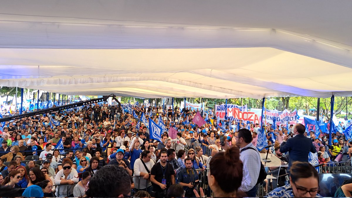 BelmontAdrian's tweet image. 🔵 Las y los PANistas de la CDMX  respaldamos a @STaboadaMx para ser el próximo candidato de unidad para ganar la Jefatura de Gobierno el próximo año. 🗳

¡Unidos y fuertes! ✌🏻 ¡Estamos listos para el 2024! #JefeTaboada