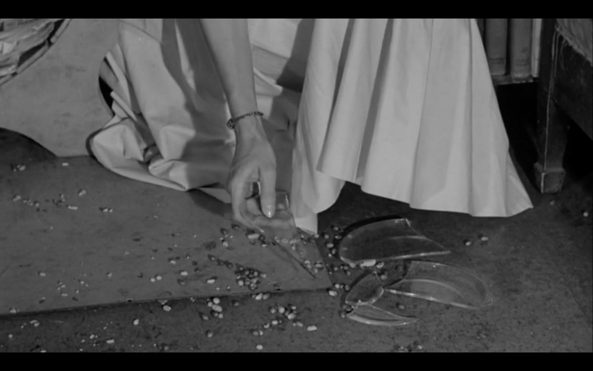 NoirAlleyAtNoon's tweet photo. She's learned a lot being with these criminals, including how make and use a shiv. 
#DarknessAtNoon #CryTerror #NoirAlley https://t.co/zKn9GQTTAV