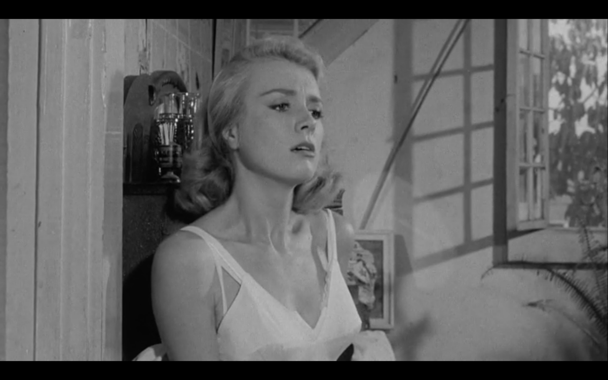 NoirAlleyAtNoon's tweet photo. She's learned a lot being with these criminals, including how make and use a shiv. 
#DarknessAtNoon #CryTerror #NoirAlley https://t.co/zKn9GQTTAV