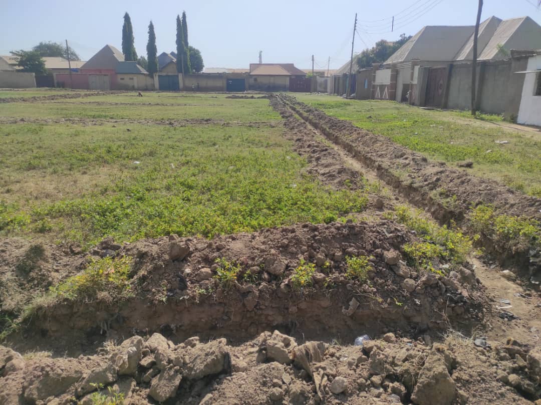 KasimShafii's tweet photo. 1/5.
Hanwa Low-Cost Community Development Association (HALCOMDA) No. Z9E Hanwa Estate, Sabon Gari, Zaria, Kaduna State, Nigeria.

Your Excellency Sir, @ubasanius

AN APPEAL FOR INTERVENTION TO OUR COMMUNITY

On behalf of the above association, I wish to draw your attention to an https://t.co/4PuYKAZ6w4