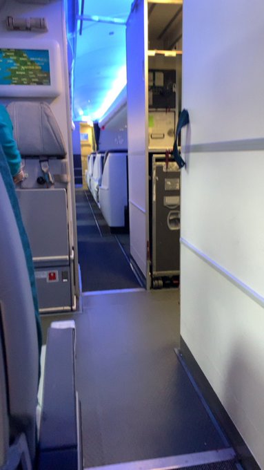 I&rsquo;m back in America finally after a year in the United Kingdom 💜 missed my American fam 🤗 https://t.<a href="/tag/community"class="tags"><span>#community</span></a><a href="/tag/gamergirl"class="tags"><span>#gamergirl</span></a><a href="/tag/streaming"class="tags"><span>#streaming</span></a><a href="/tag/twitch"class="tags"><span>#twitch</span></a><a href="/tag/roa"class="tags"><span>#roa</span></a>