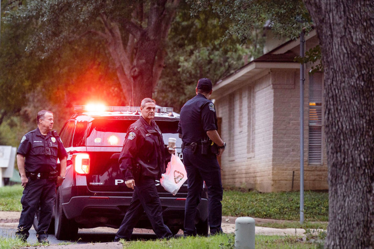 NewsJoshjacobs's tweet photo. #BreakingNews Tragedy strikes Austin, Texas as 2 police officers are shot and 2 hostages are found deceased. Suspect killed in shootout with authorities. Our thoughts and prayers are with the families of those affected. s https://t.co/WVanBvYBXw