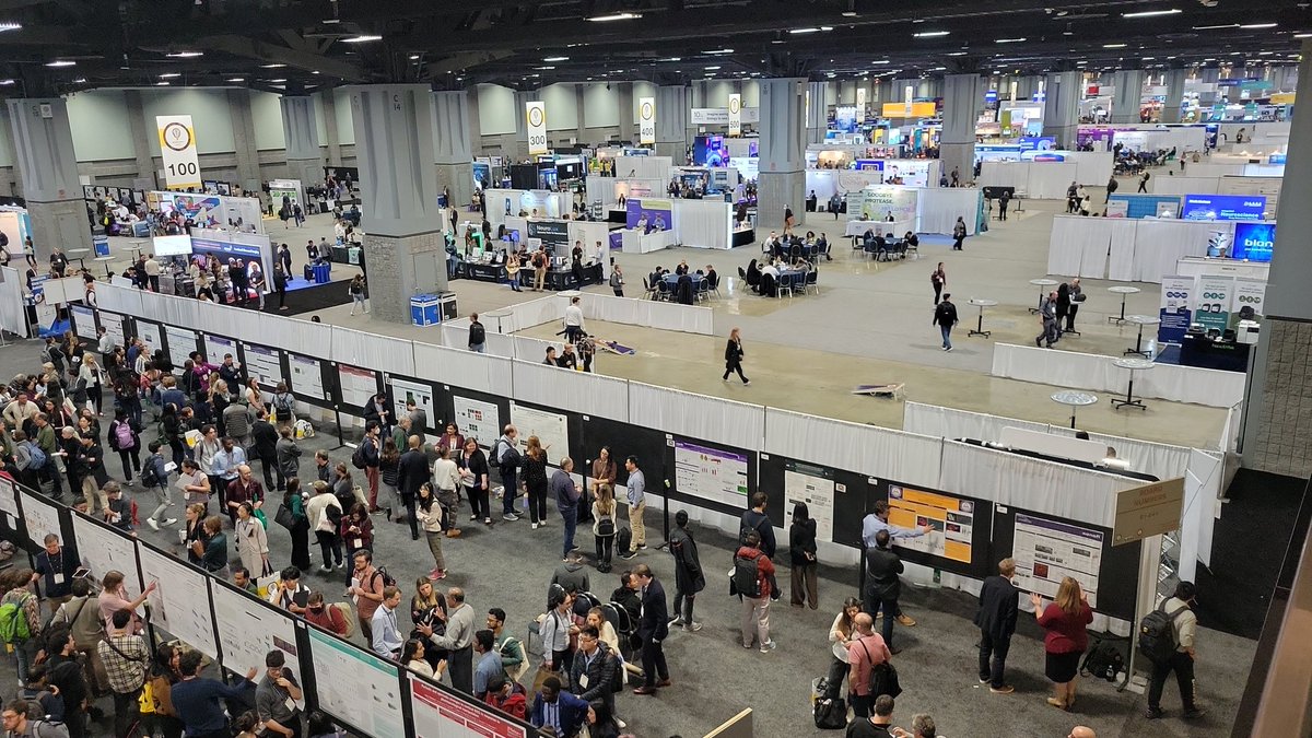Big day of networking, meeting potential new PhDs, and finishing off the day with the TPDA awardee recognition and Presidential lecture! Great day at #SfN2023