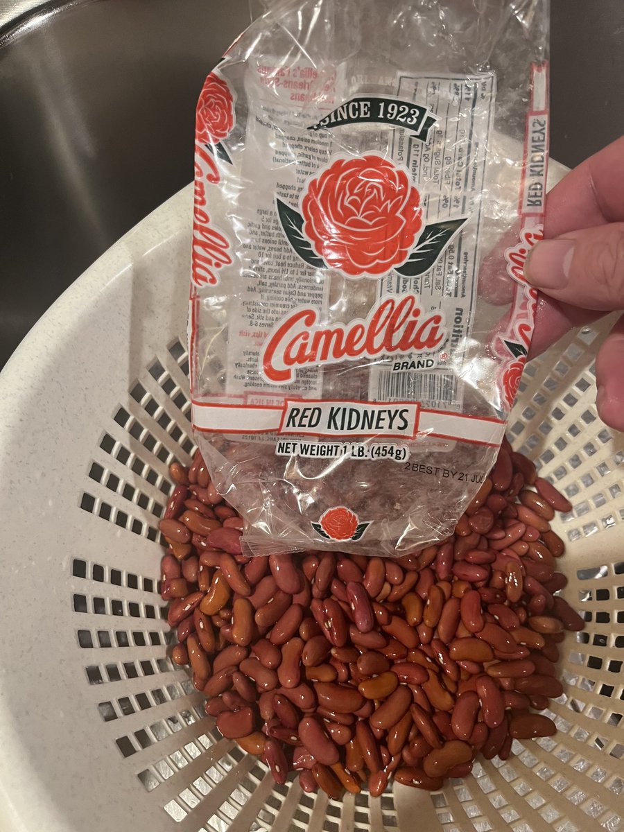 mrnegroni's tweet image. Let’s do this! ⁦@CamelliaBeans⁩ #redbeans #arentjustformondays #nola